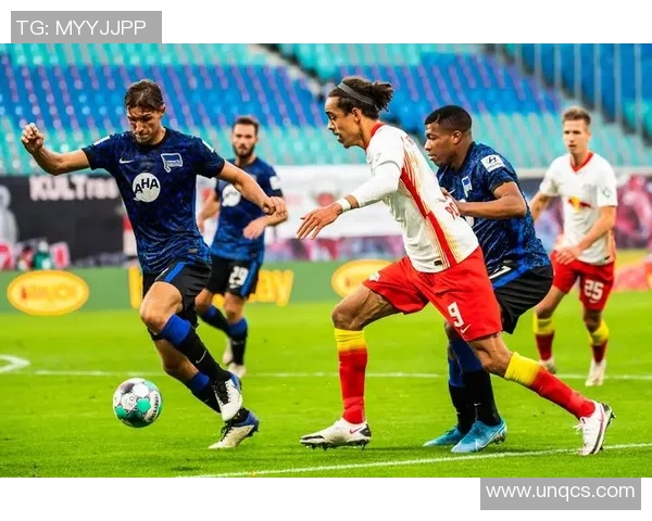 柏林赫塔客场逼平RB莱比锡，稳坐榜首位置掌控局势