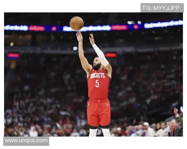 CJ·麦科勒姆与波特兰开拓者队续约,雄鹿队经历回顾